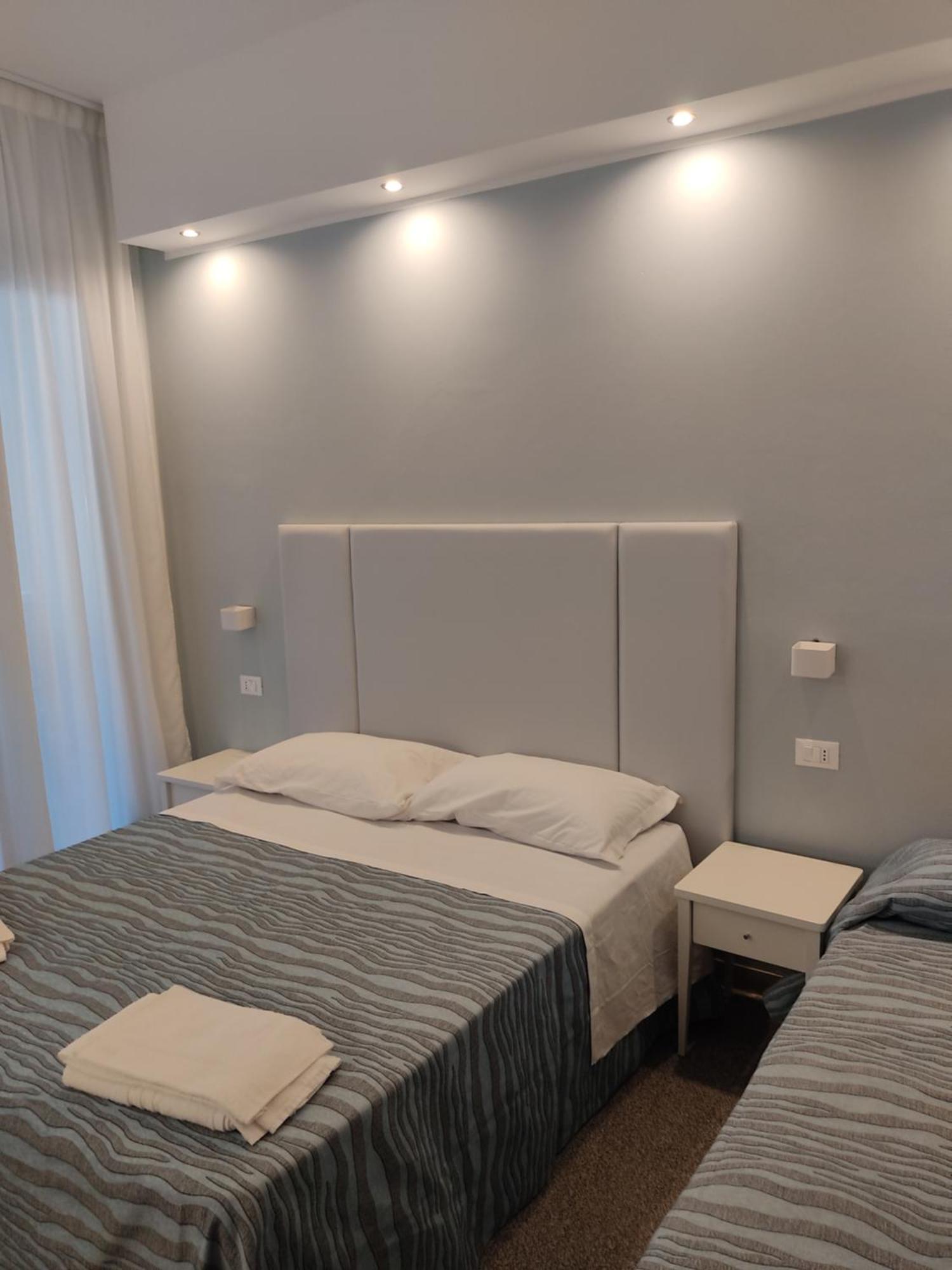 Hotel Caravel Park Rimini Exterior foto