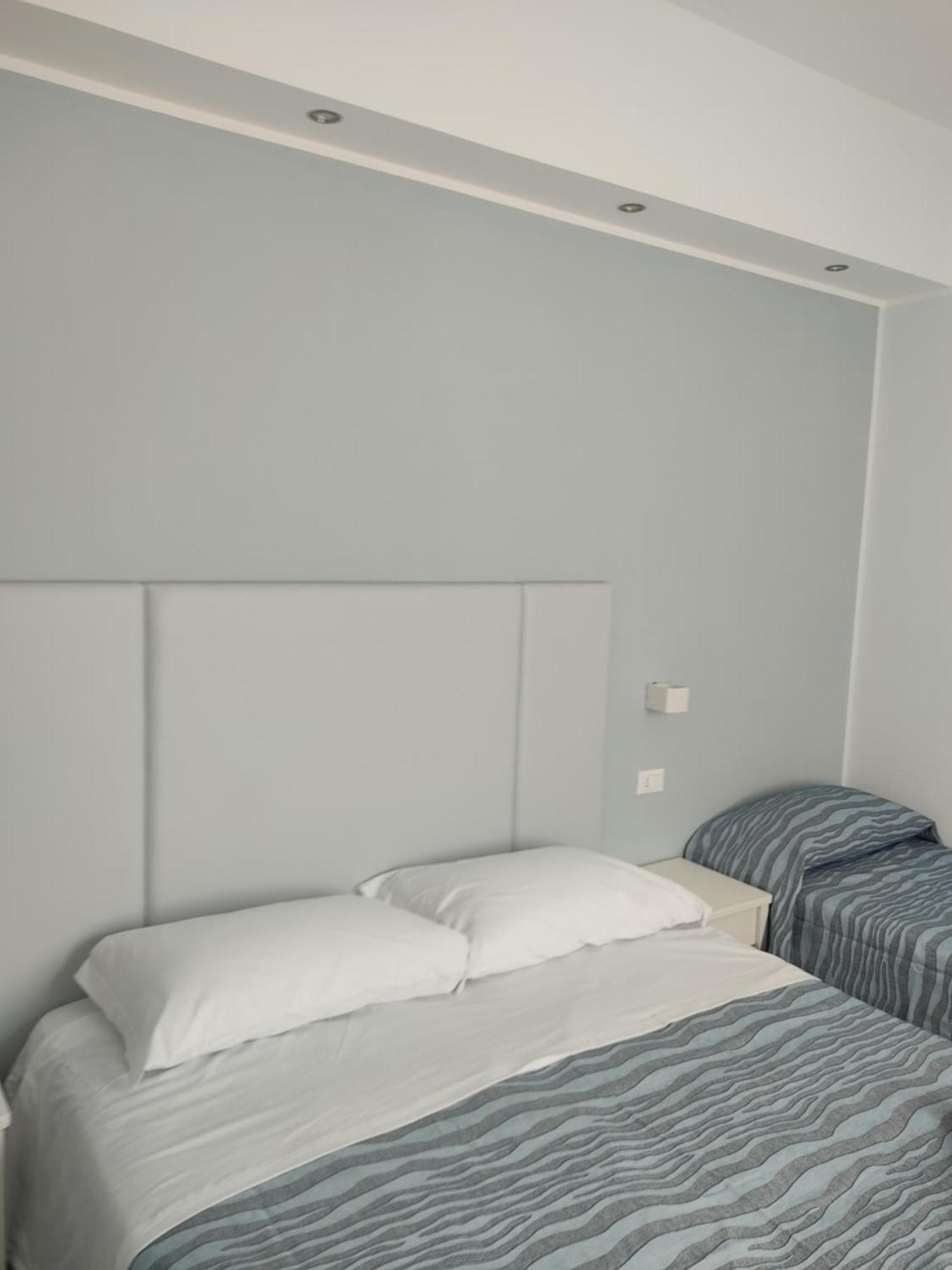 Hotel Caravel Park Rimini Exterior foto