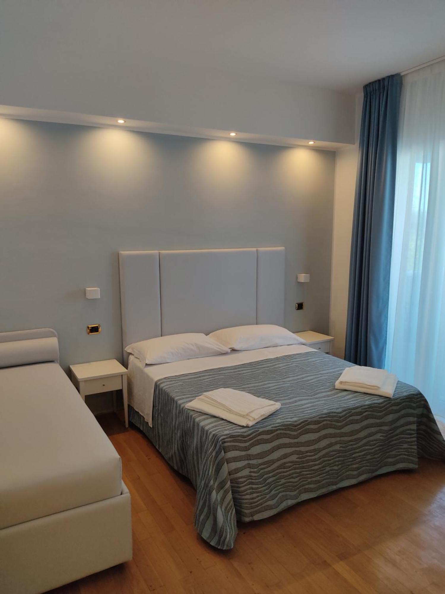 Hotel Caravel Park Rimini Exterior foto