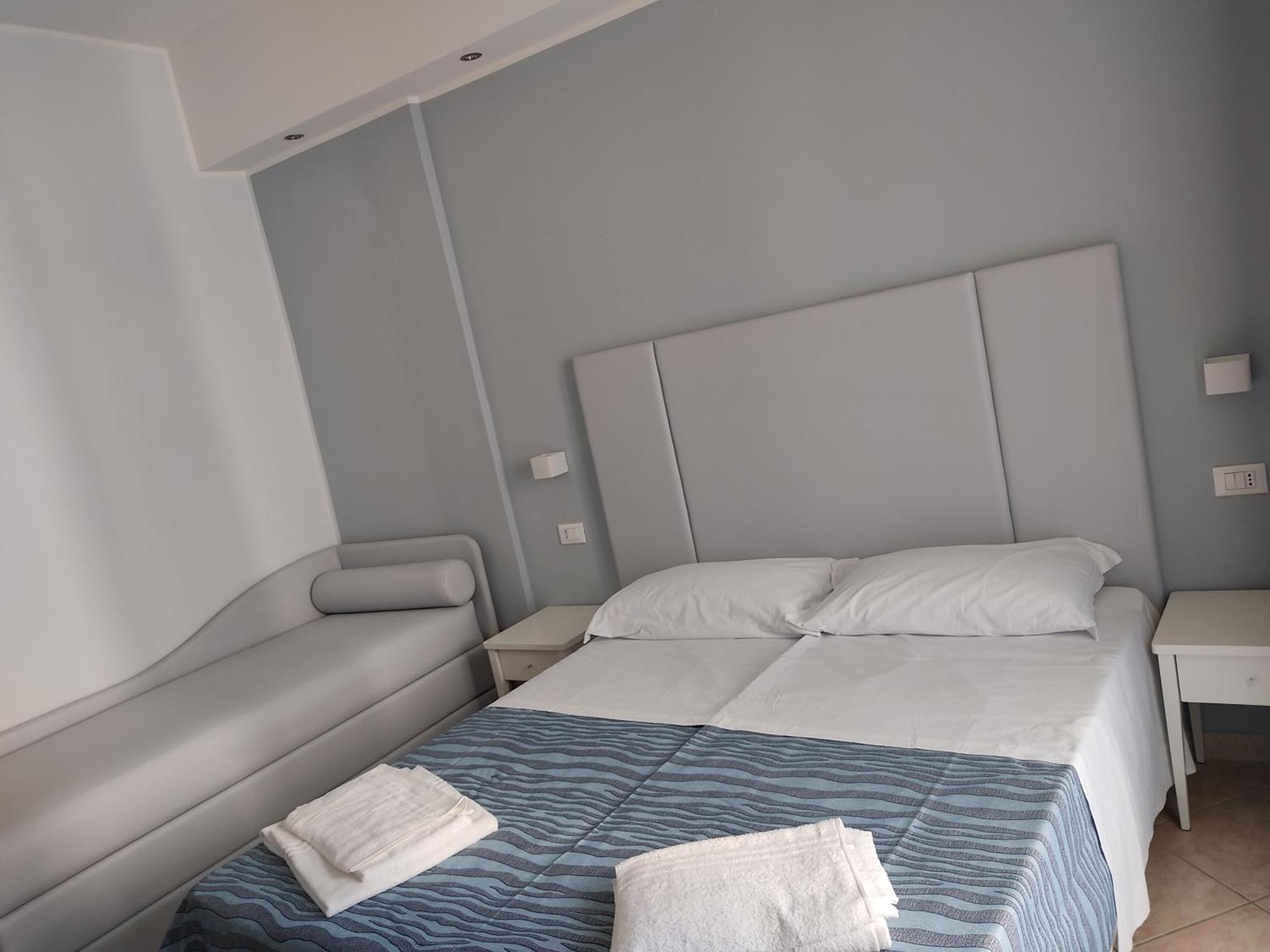 Hotel Caravel Park Rimini Exterior foto